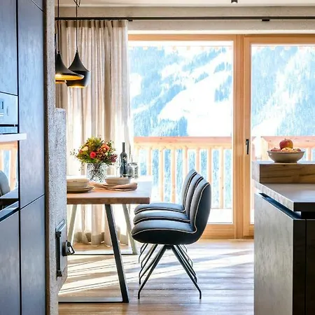 Apartmán Alm 1350 - Ski-in & Ski-out *